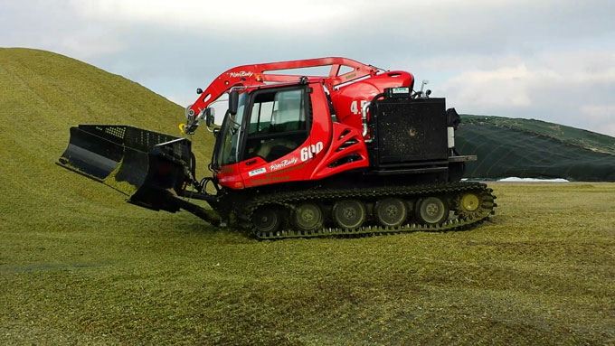 Christoph Behrens - Pistenbully 600 - bei der Maissilage